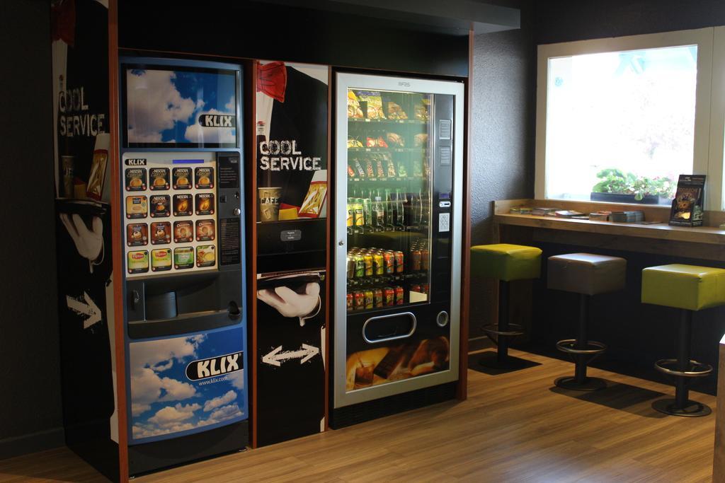 Hotel Ibis Budget Laval Bonchamp Les Laval エクステリア 写真