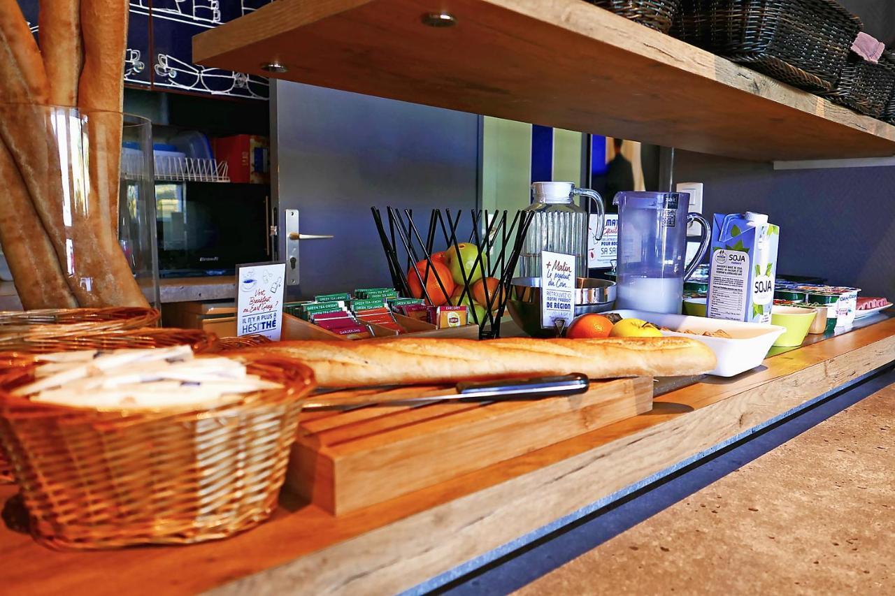 Hotel Ibis Budget Laval Bonchamp Les Laval エクステリア 写真