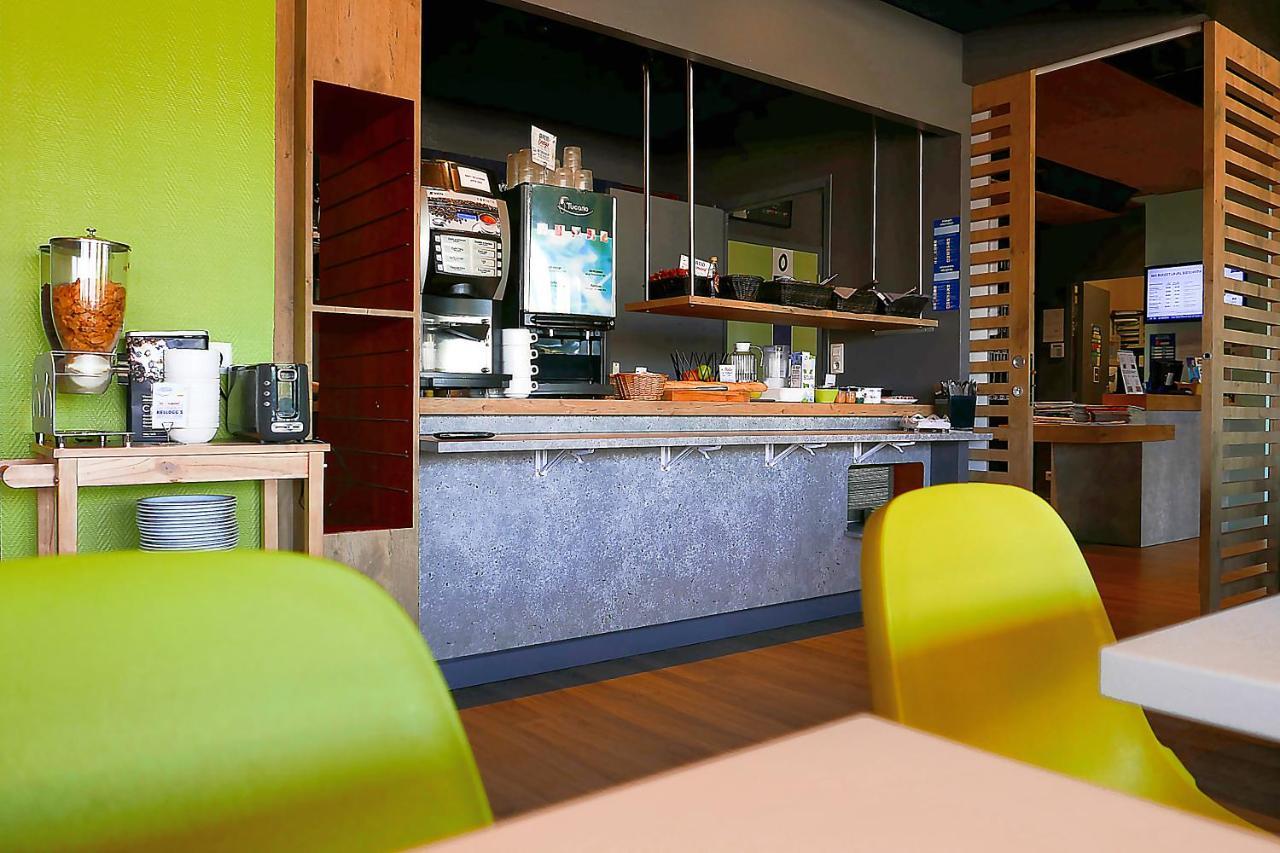 Hotel Ibis Budget Laval Bonchamp Les Laval エクステリア 写真